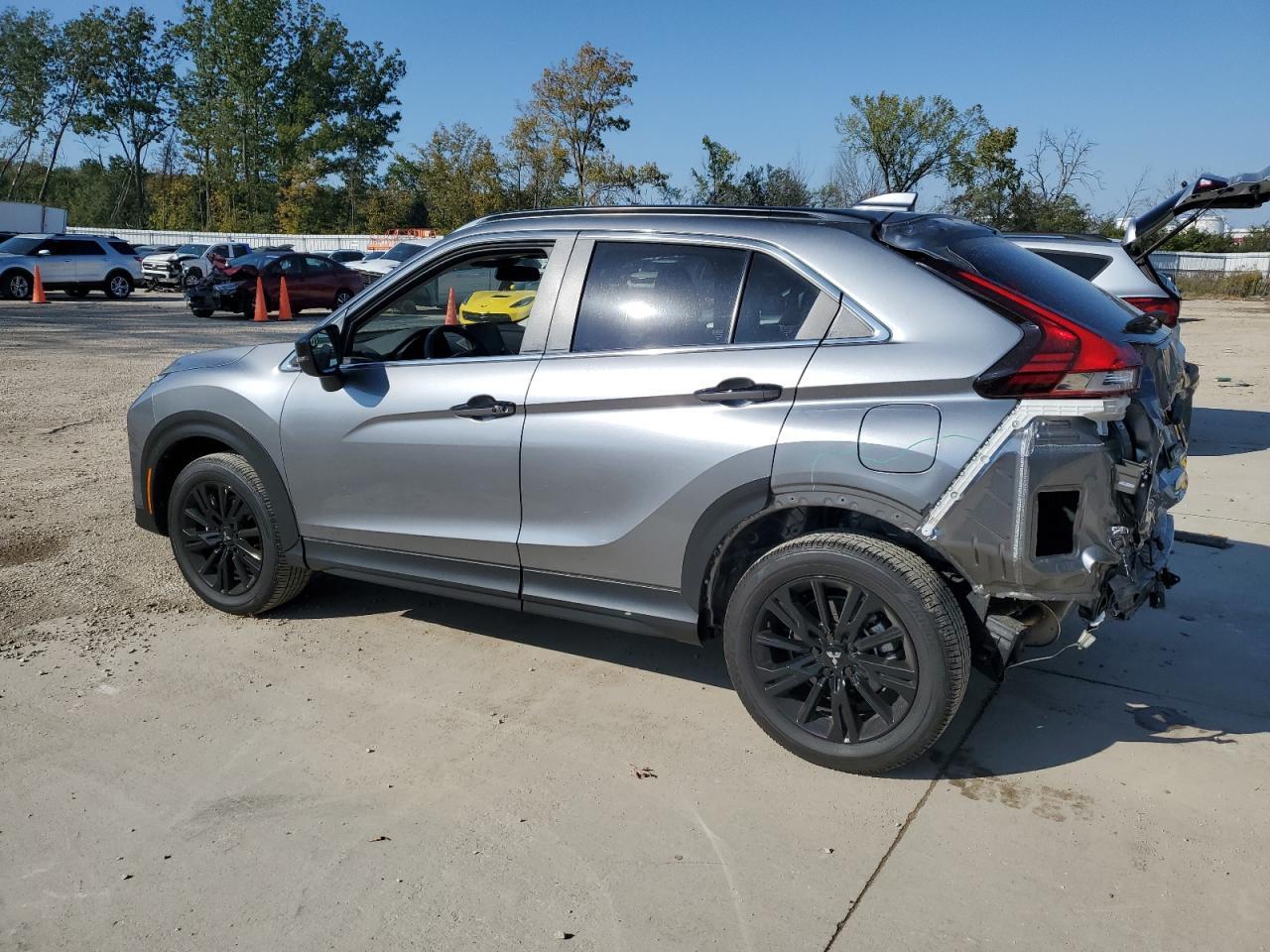2024 Mitsubishi Eclipse Cross Le - Фото 2