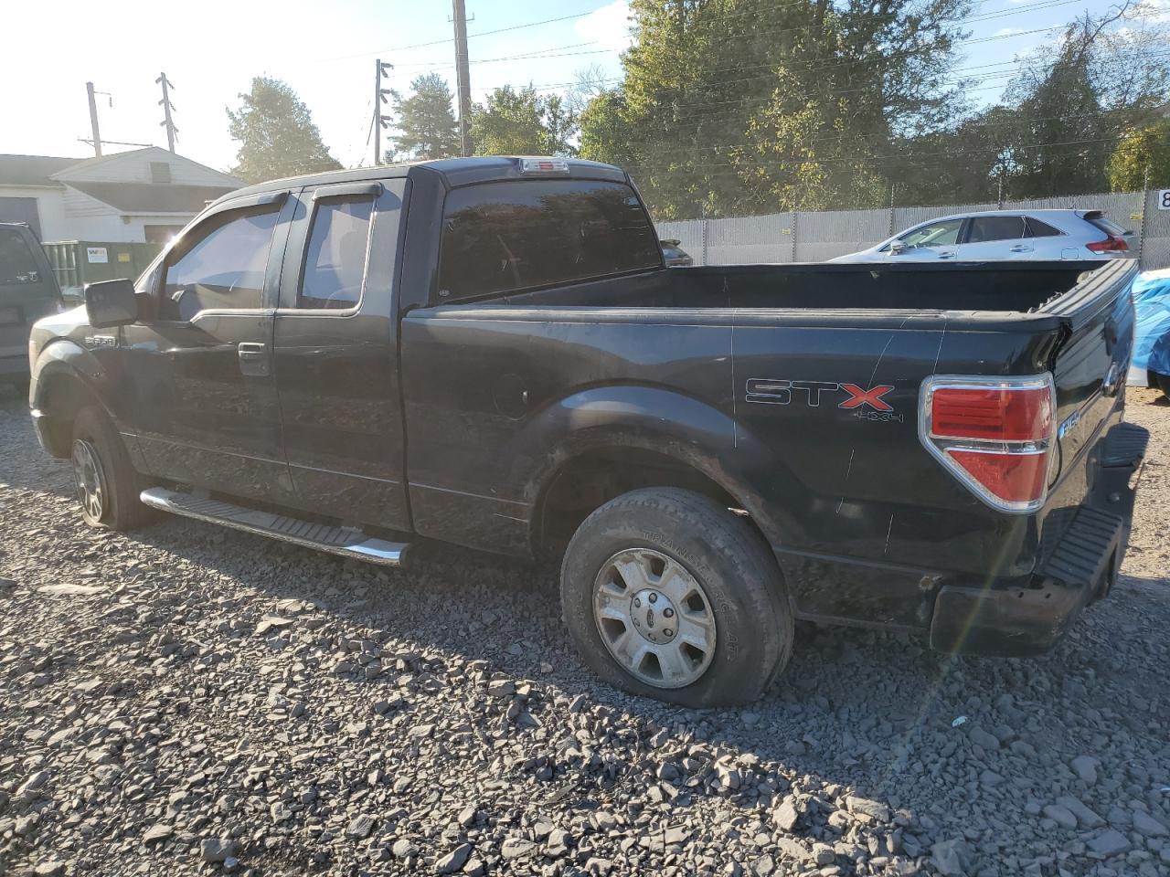 2012 Ford F150 Super Cab - Фото 2