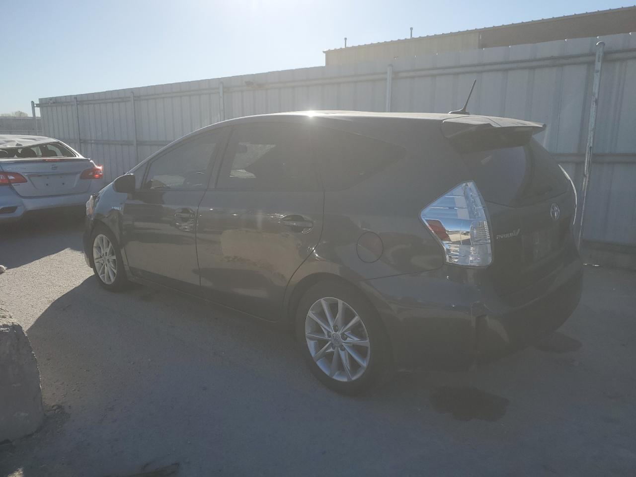 2014 Toyota Prius V - Фото 2