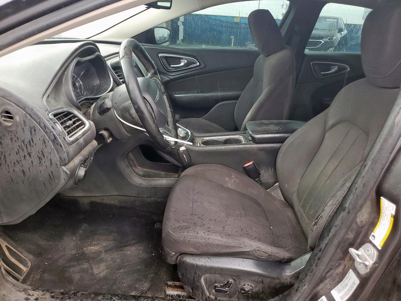 2015 Chrysler 200 Limited - Image 7