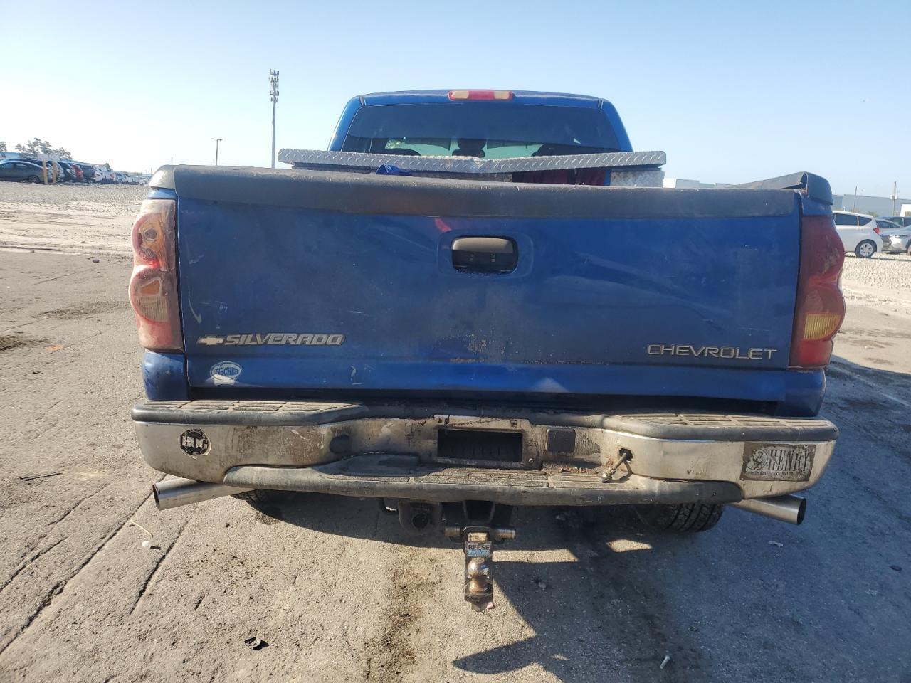2003 Chevrolet Silverado K2500 - Image 6