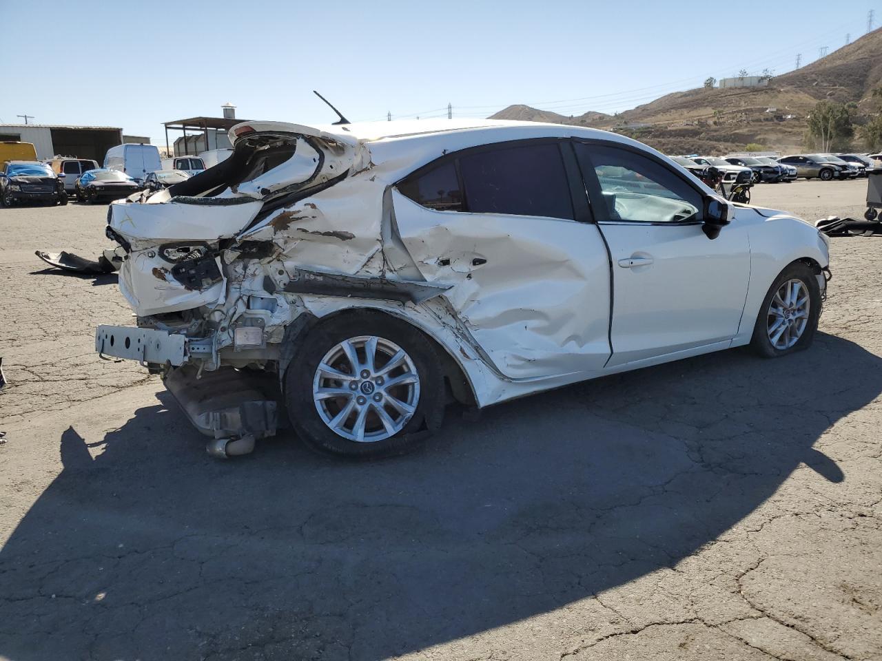 2015 Mazda 3 Touring - Фото 3