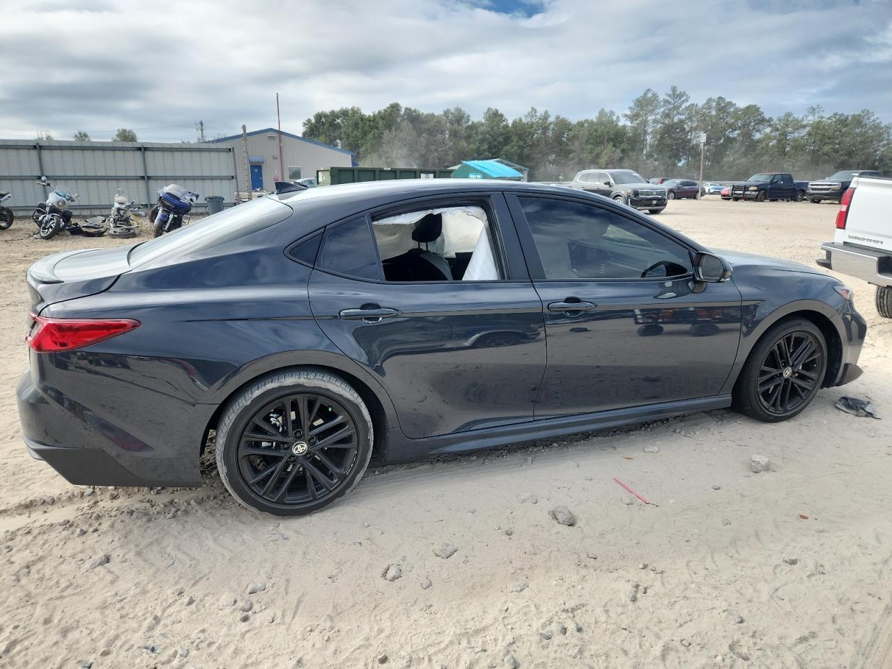 2025 Toyota Camry Xse - Image 3