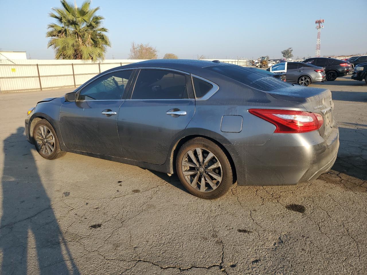 2017 Nissan Altima 2.5 - Фото 2