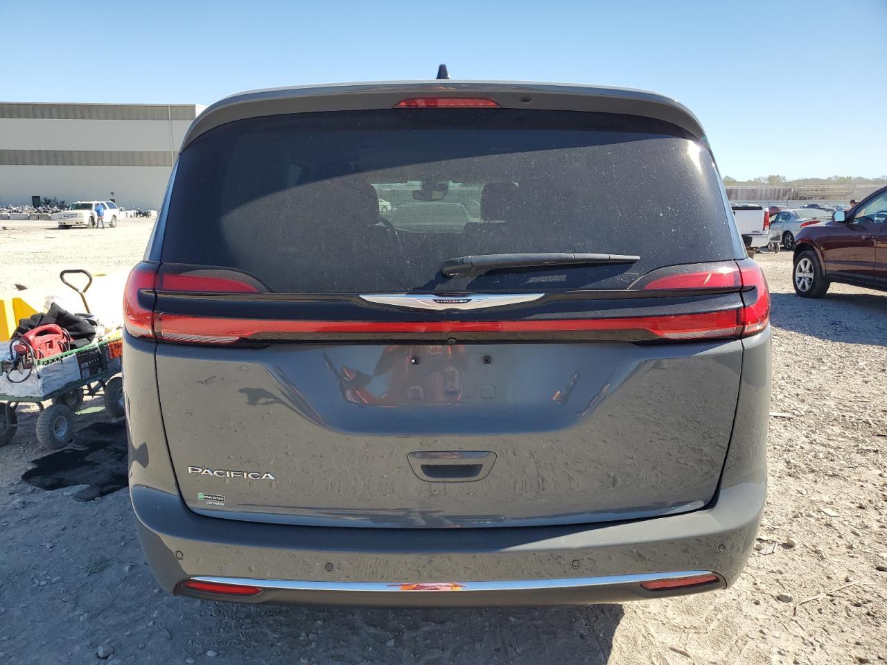 2023 Chrysler Pacifica Touring L - Фото 6