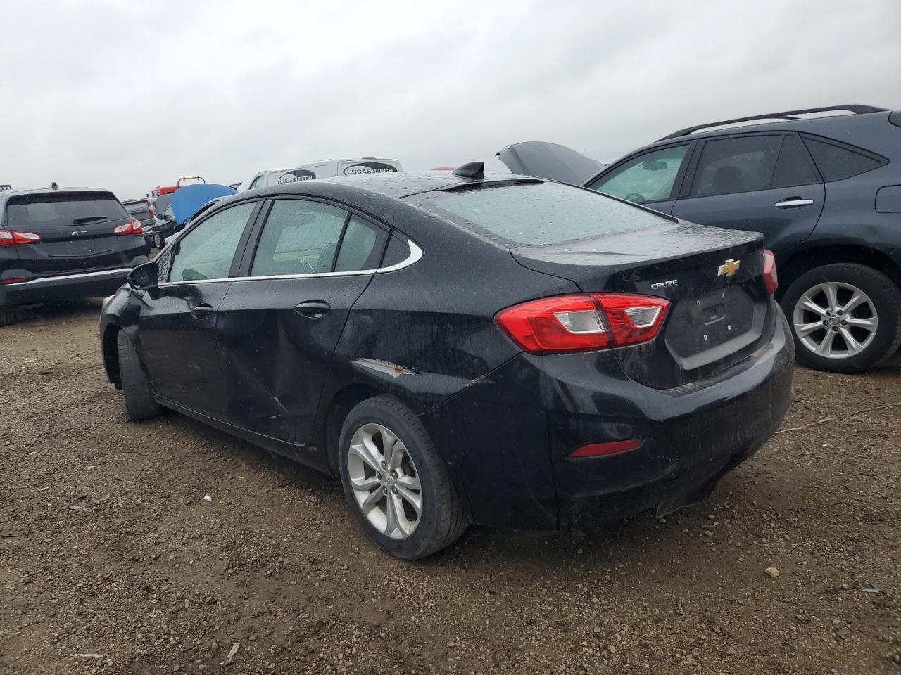 2019 Chevrolet Cruze Lt - Image 2
