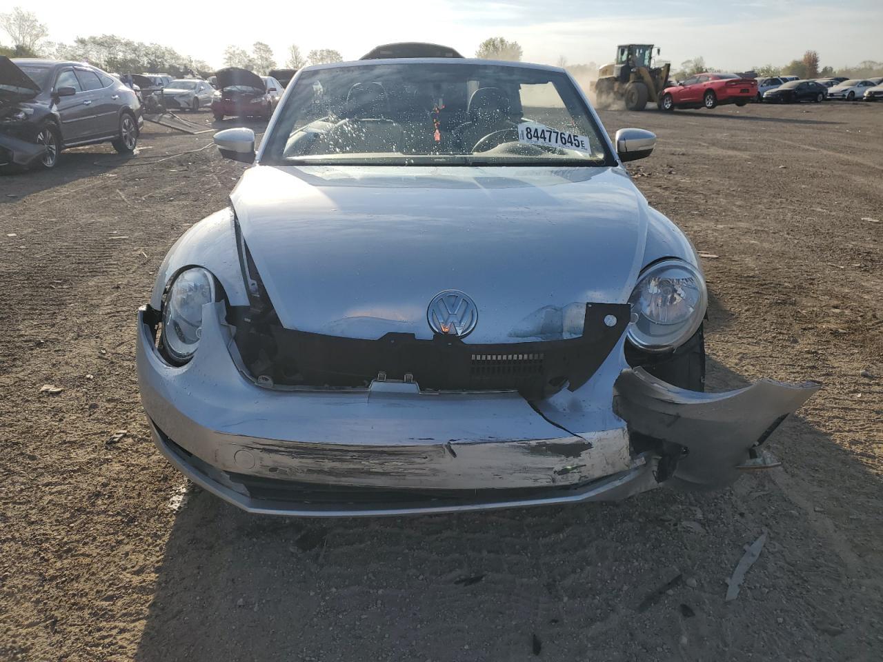 2013 Volkswagen Beetle - Фото 5