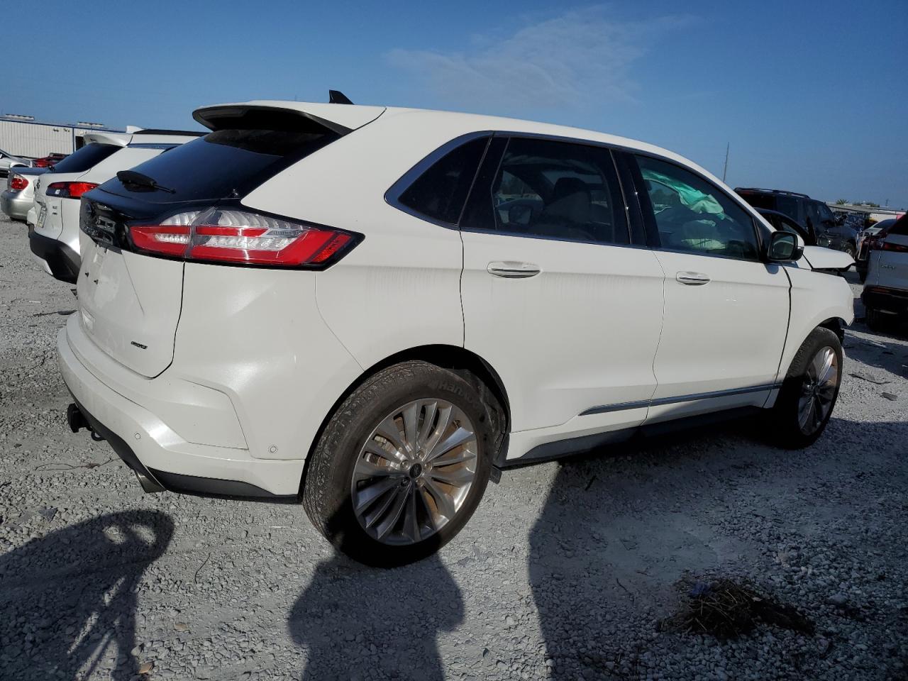 2024 Ford Edge Titanium - Image 3