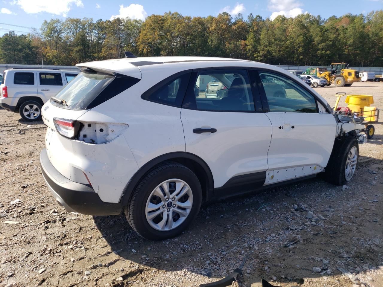 2022 Ford Escape S - Фото 3