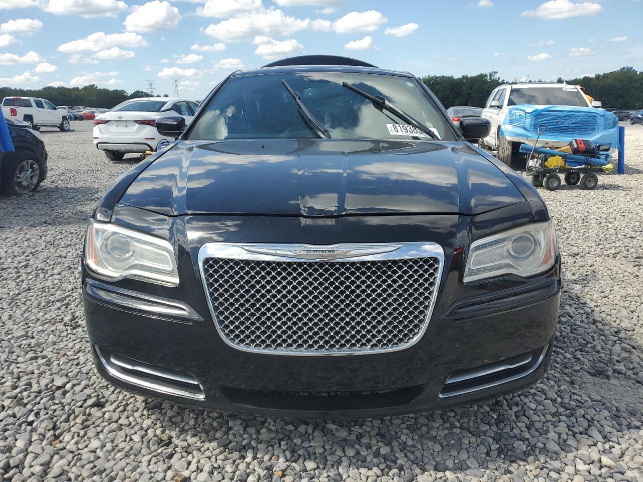 2014 Chrysler 300 - Image 5