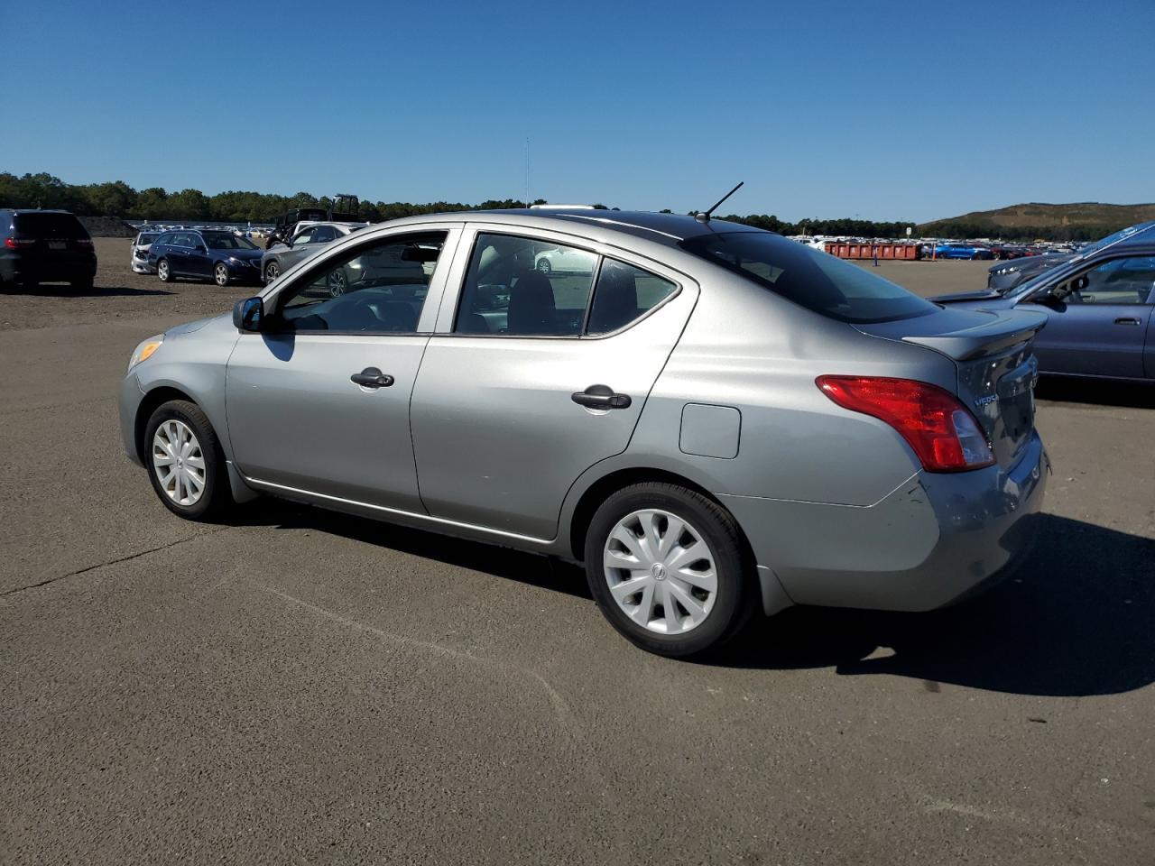 2013 Nissan Versa S - Image 2