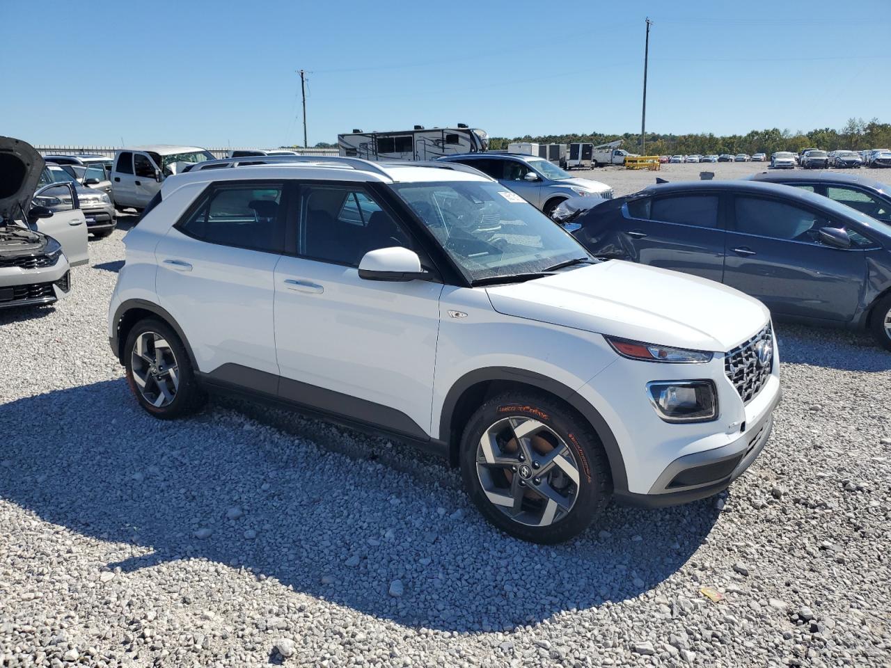 2022 Hyundai Venue Sel - Image 4