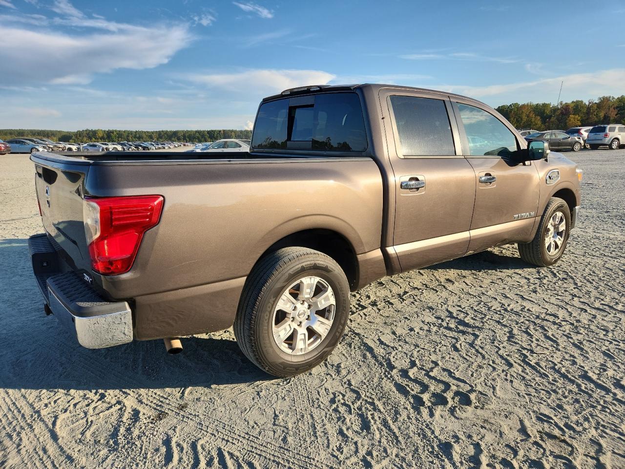 2017 Nissan Titan S - Фото 3