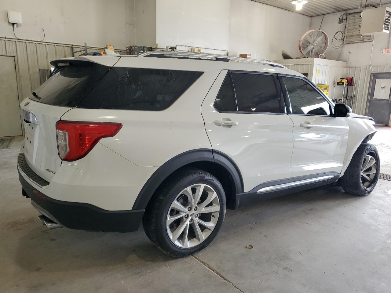 2023 Ford Explorer Platinum - Фото 3