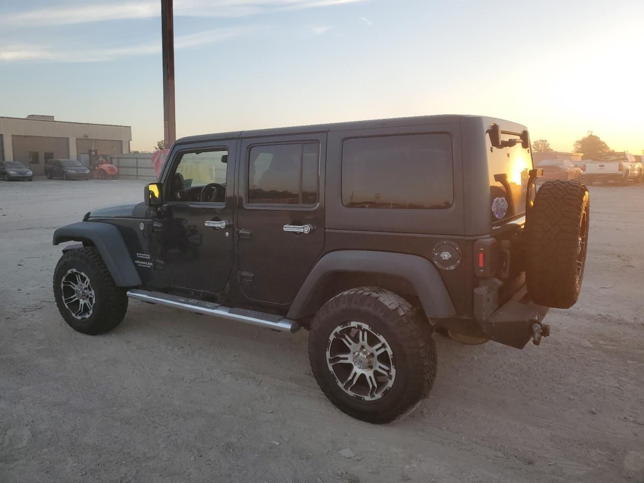 2013 Jeep Wrangler Unlimited Sport - Фото 2