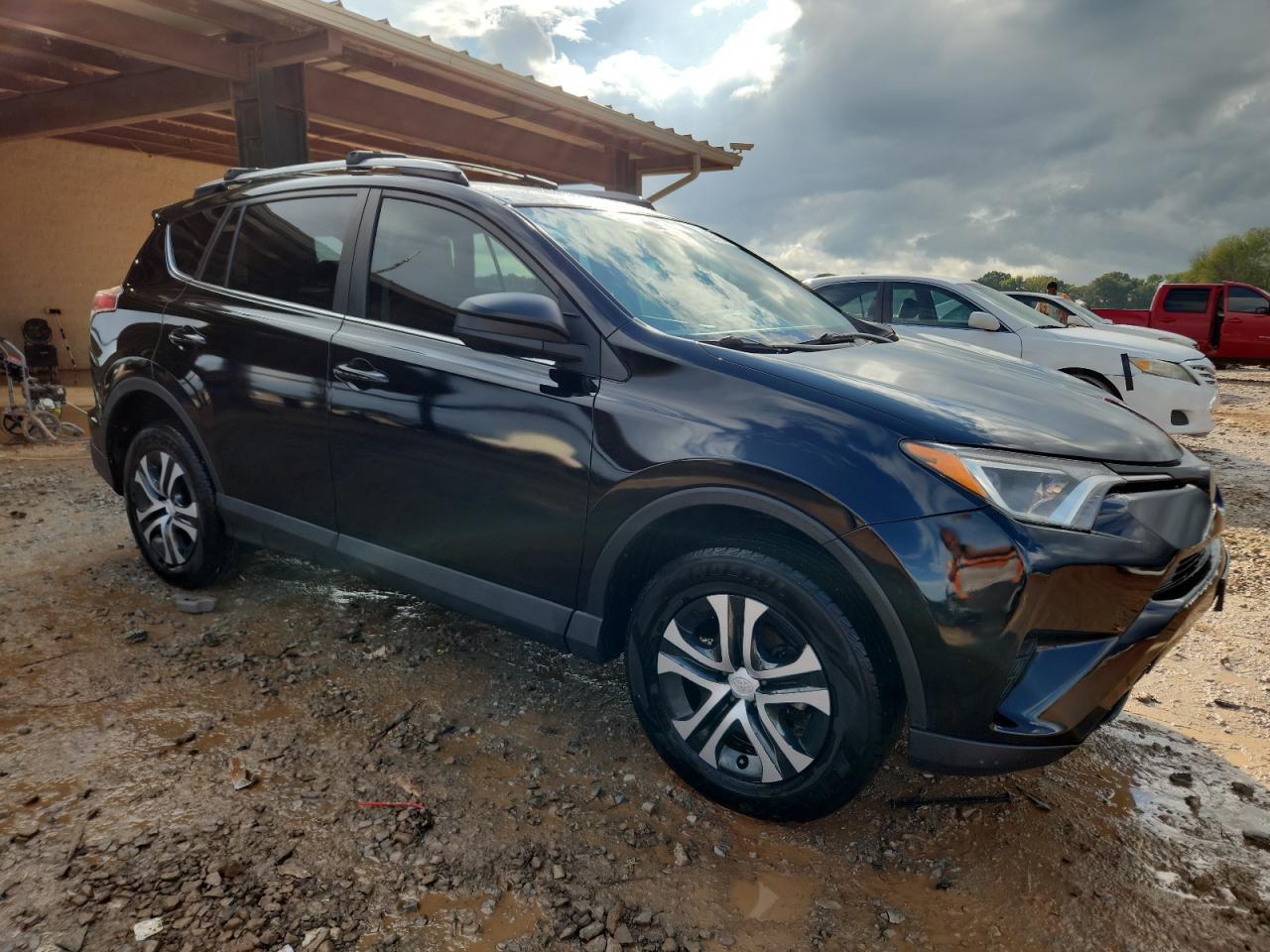 2017 Toyota Rav4 Le - Image 4