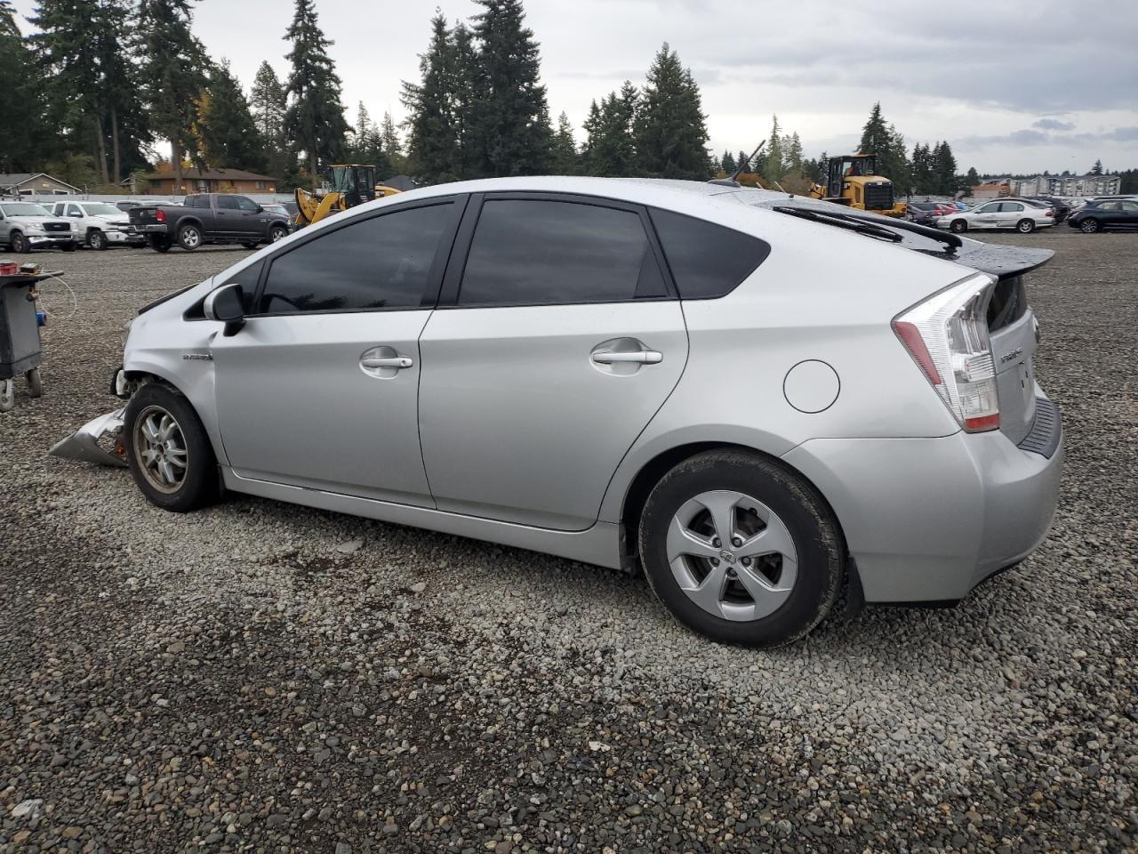 2011 Toyota Prius - Фото 2