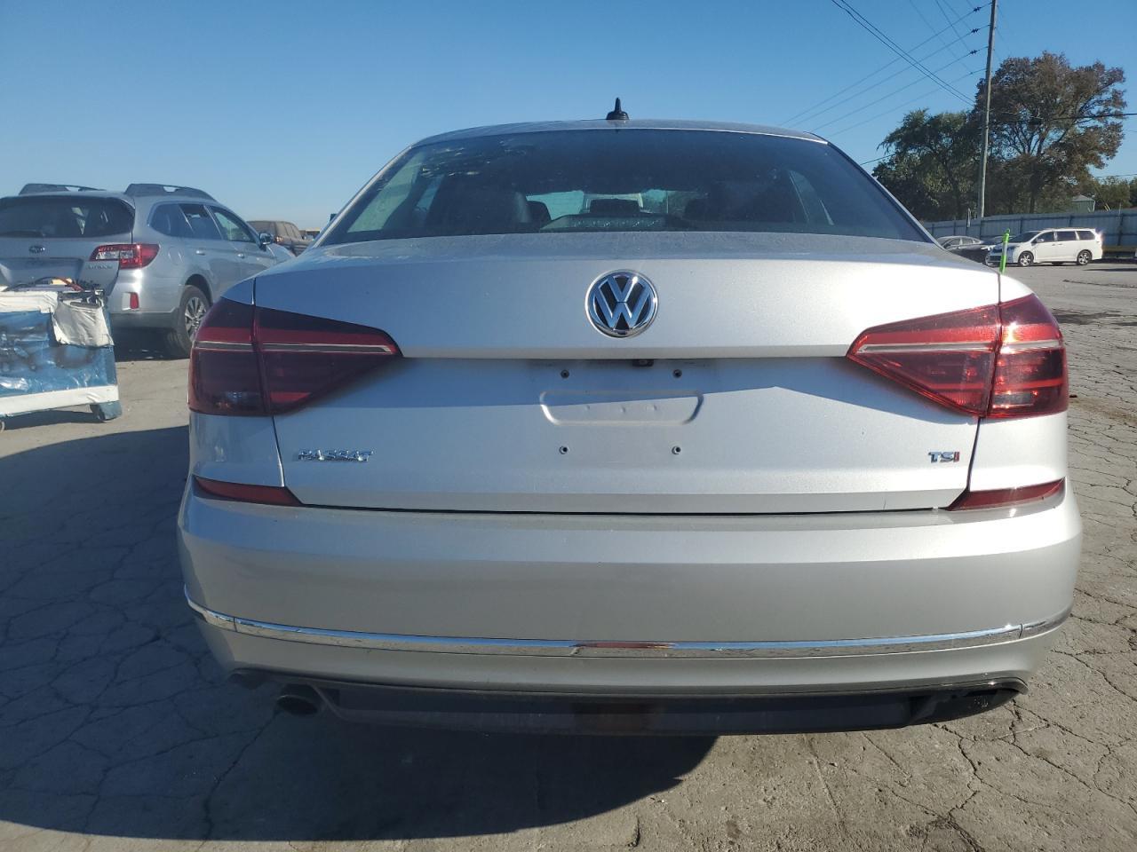2018 Volkswagen Passat S - Фото 6