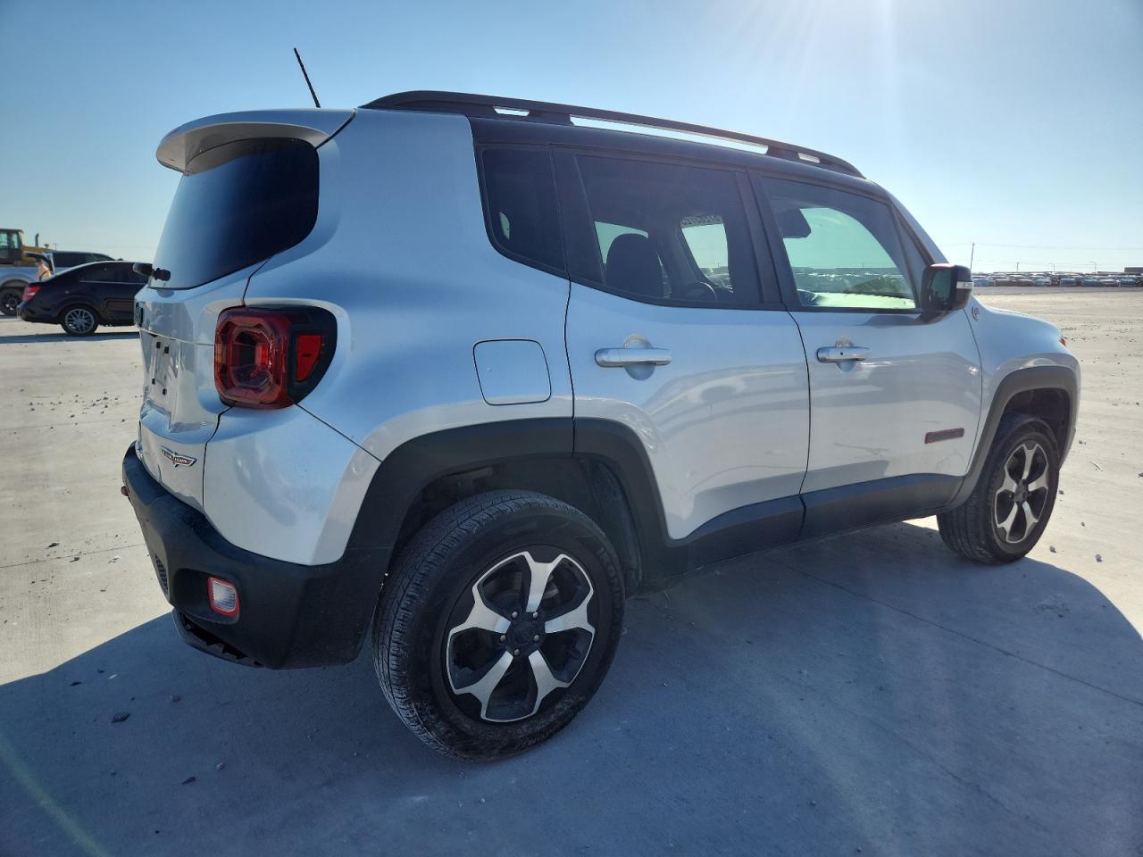 2019 Jeep Renegade Trailhawk - Image 3