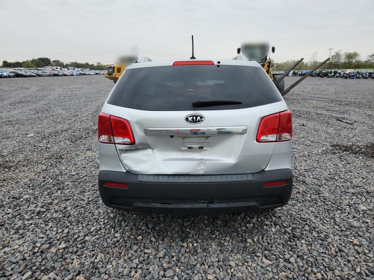 2011 Kia Sorento Base - Image 6