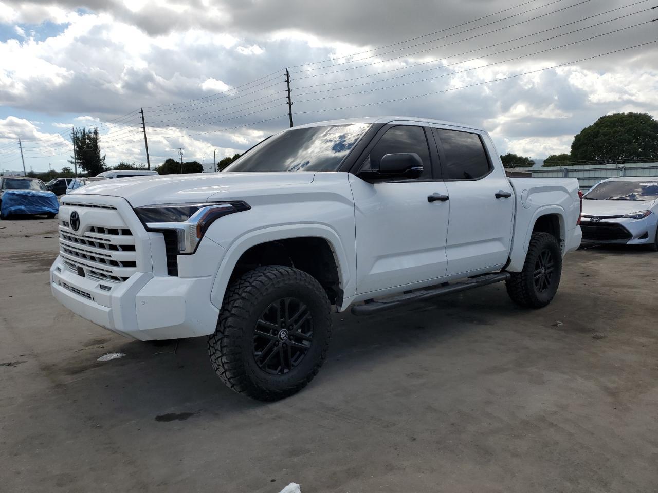 2025 Toyota Tundra Crewmax Sr