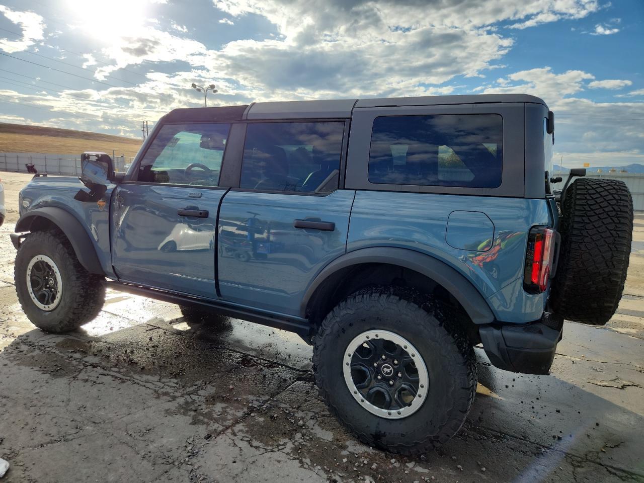 2022 Ford Bronco Base - Фото 2
