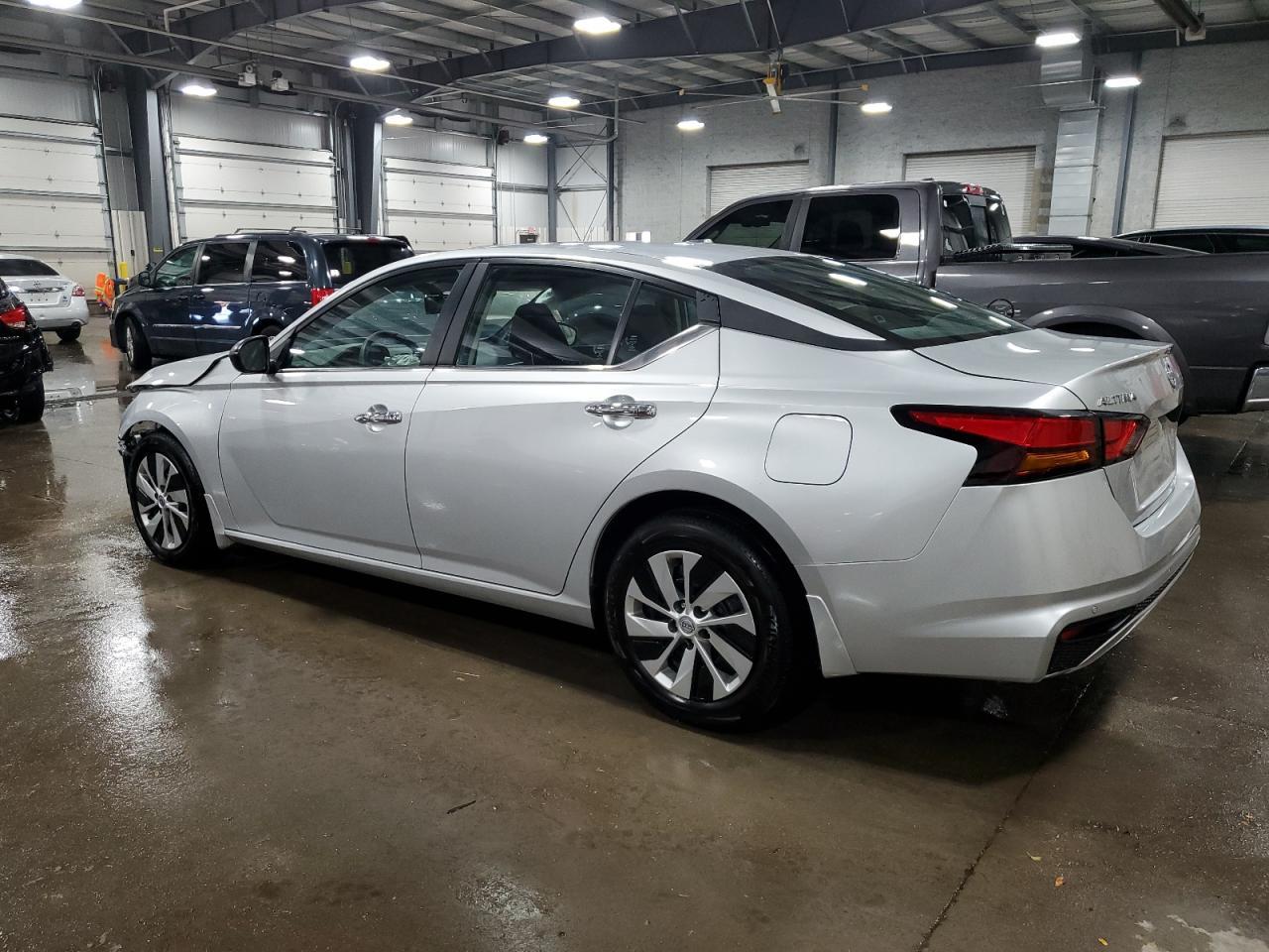 2024 Nissan Altima S - Фото 2