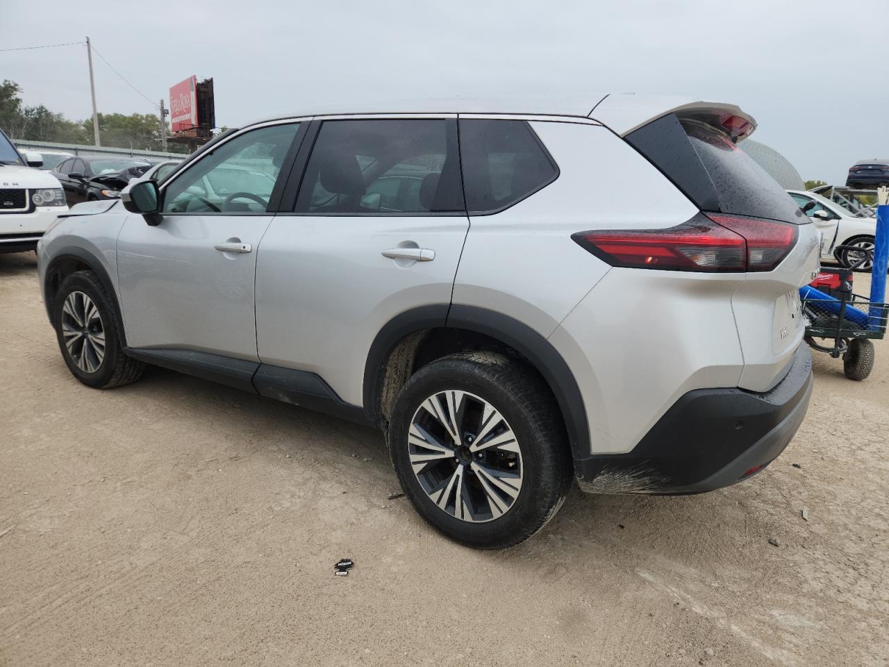2023 Nissan Rogue Sv - Image 2