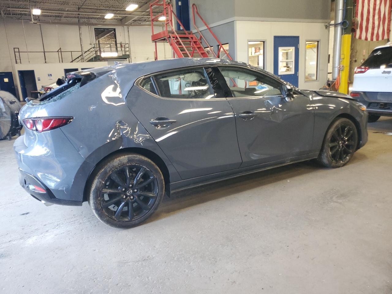 2021 Mazda 3 Premium - Image 3