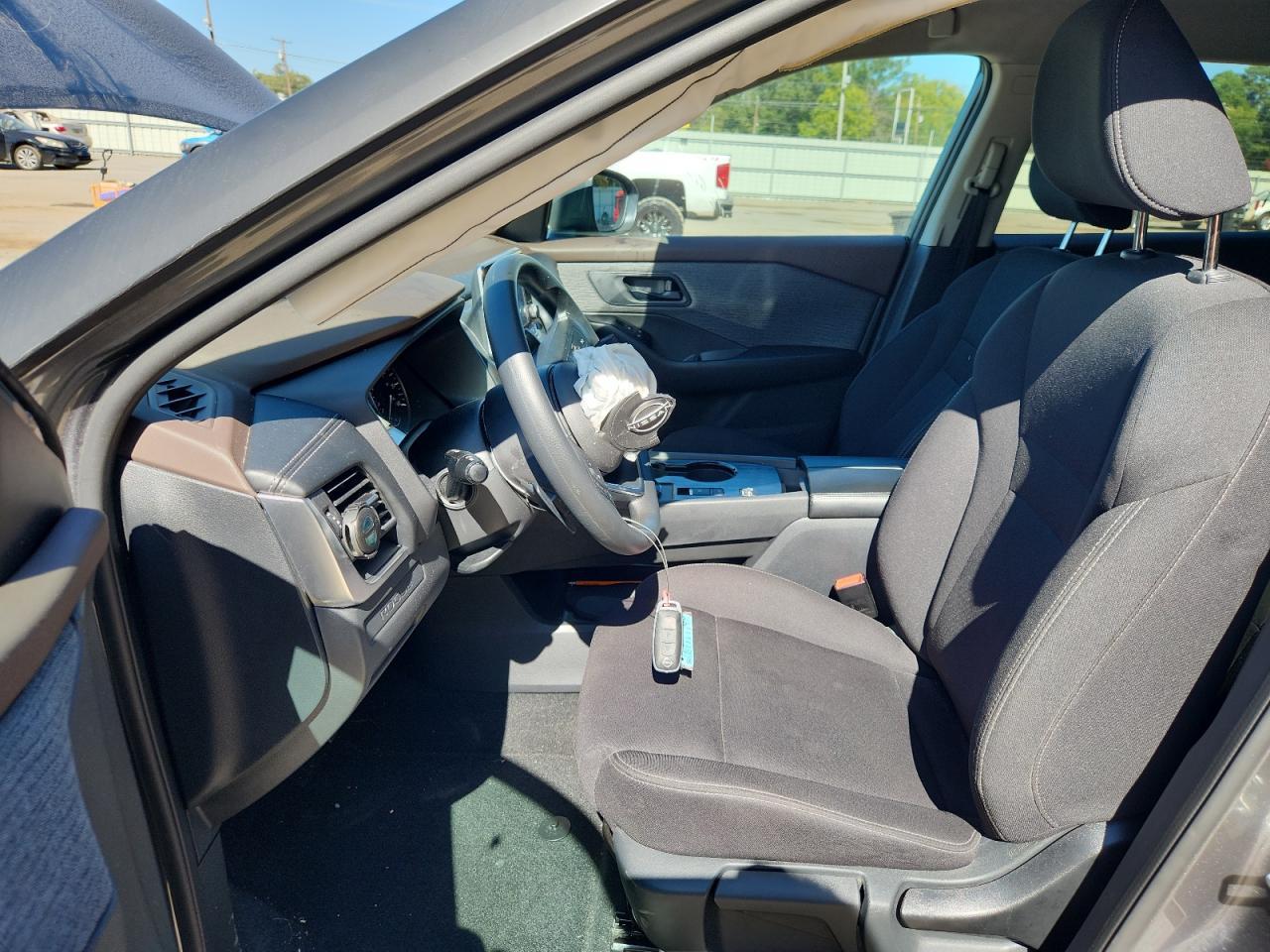 2023 Nissan Rogue S - Image 7