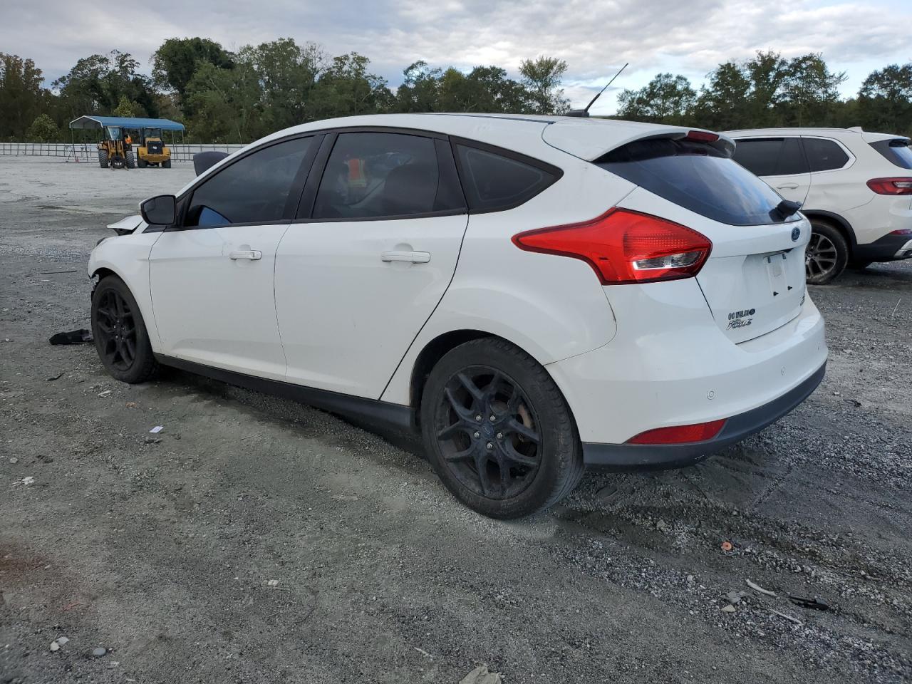 2016 Ford Focus Se - Фото 2