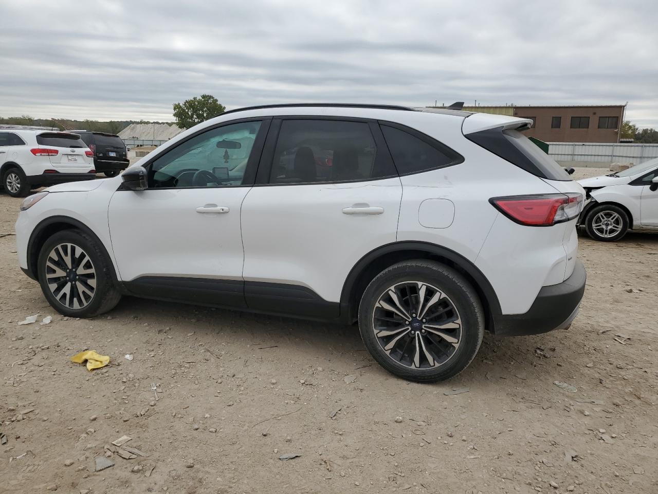 2020 Ford Escape Se Sport - Image 2