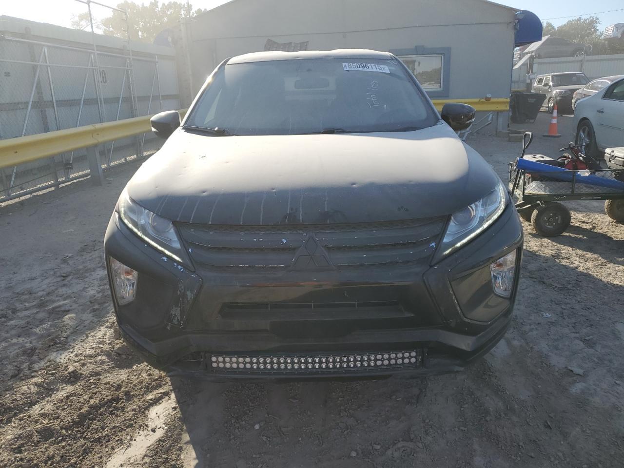 2018 Mitsubishi Eclipse Cross Se - Image 5