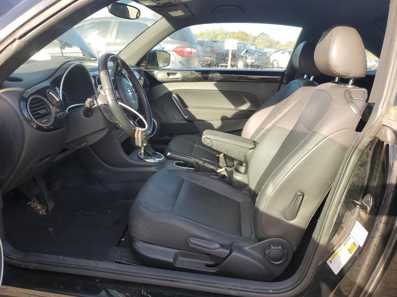 2013 Volkswagen Beetle - Фото 7
