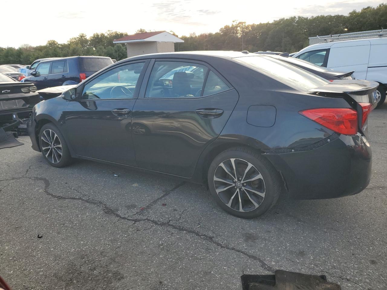 2018 Toyota Corolla L - Фото 2