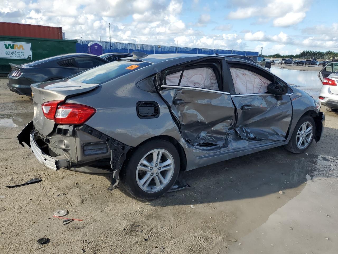 2018 Chevrolet Cruze Lt - Image 3