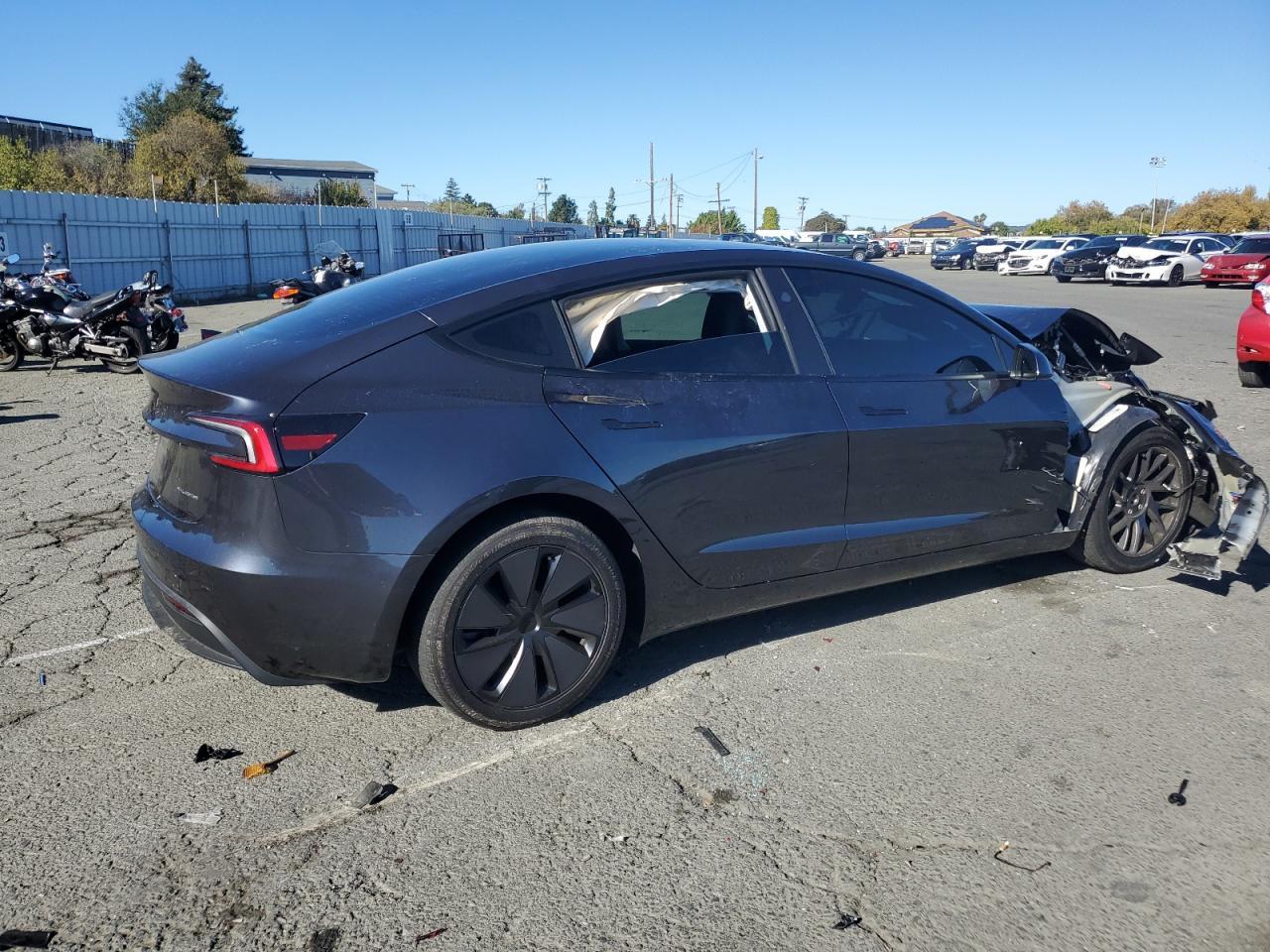 2025 Tesla Model 3 - Image 3