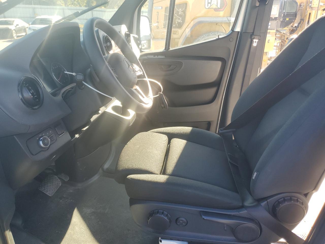 2024 Mercedes-Benz Sprinter 2500 - Фото 7