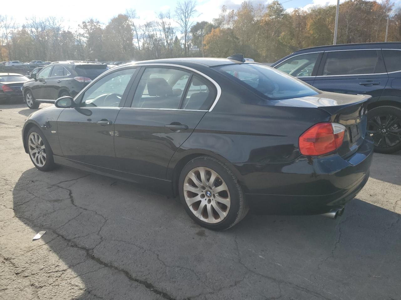 2006 BMW 330 Xi - Image 2