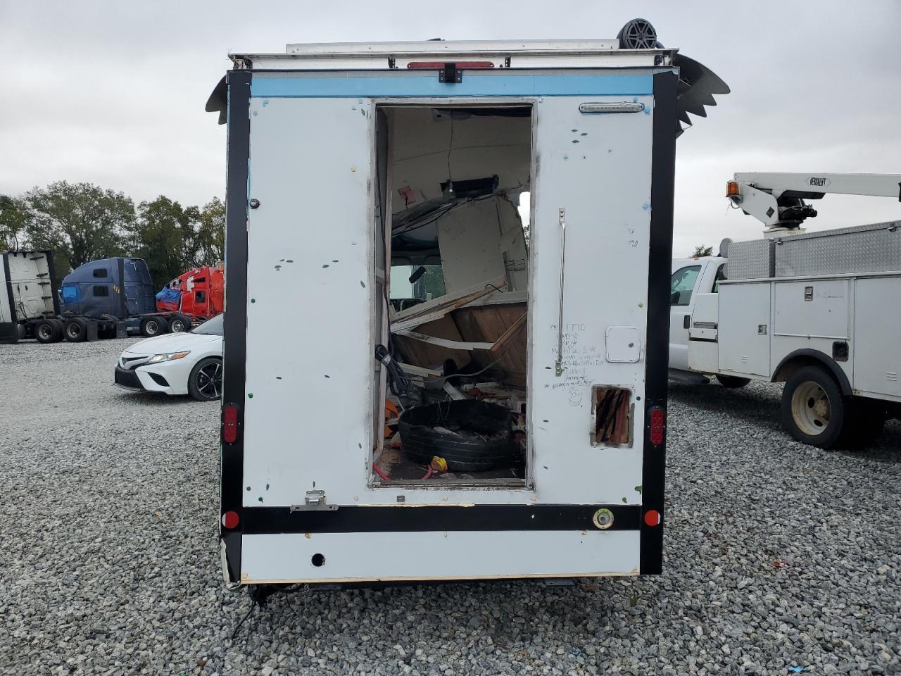 2025 Ford Econoline E350 Super Duty Cutaway Van - Фото 6