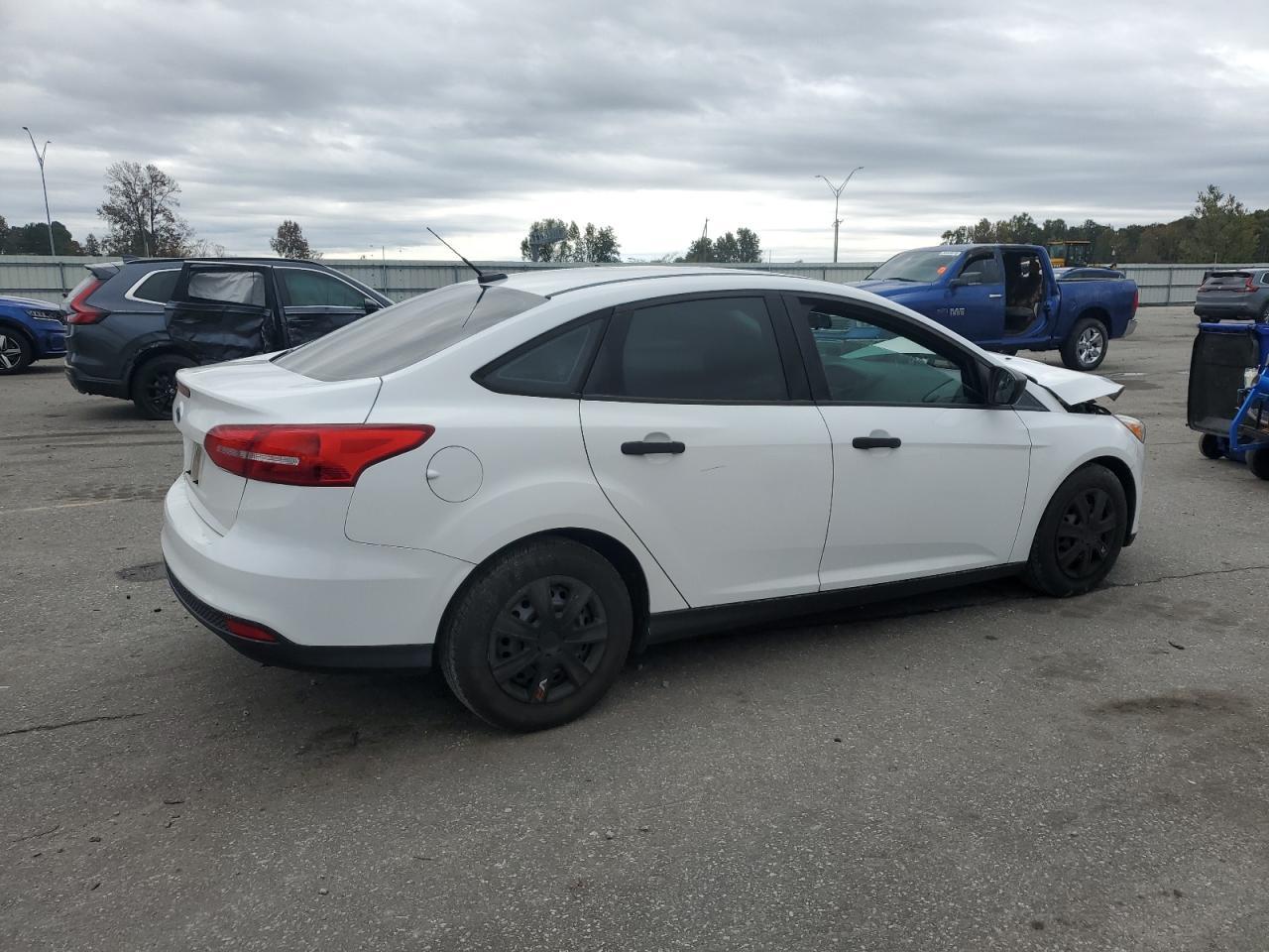 2018 Ford Focus S - Фото 3