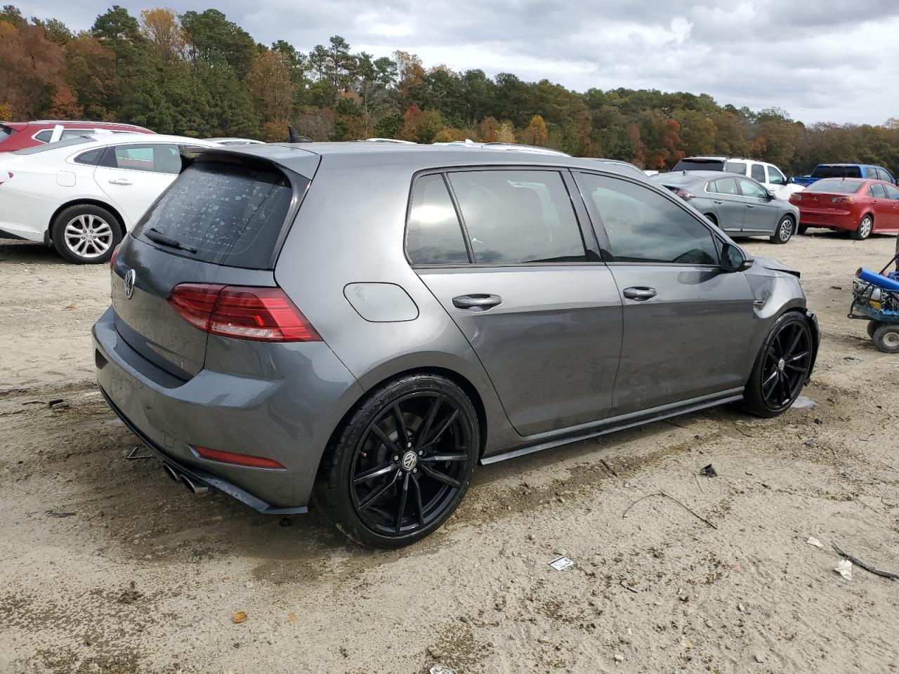 2019 Volkswagen Golf R - Image 3