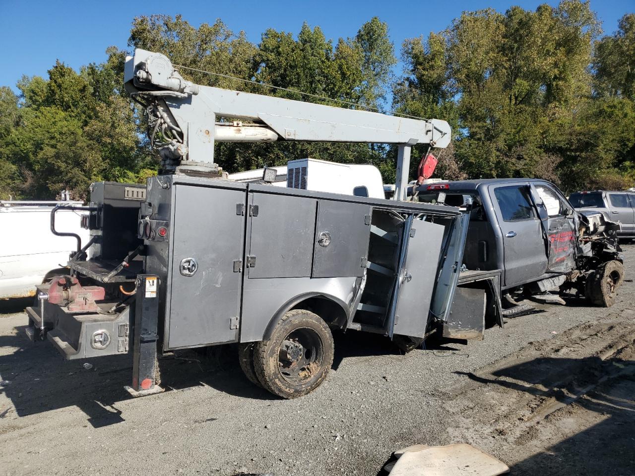 2021 Chevrolet Silverado Medium Duty - Фото 4