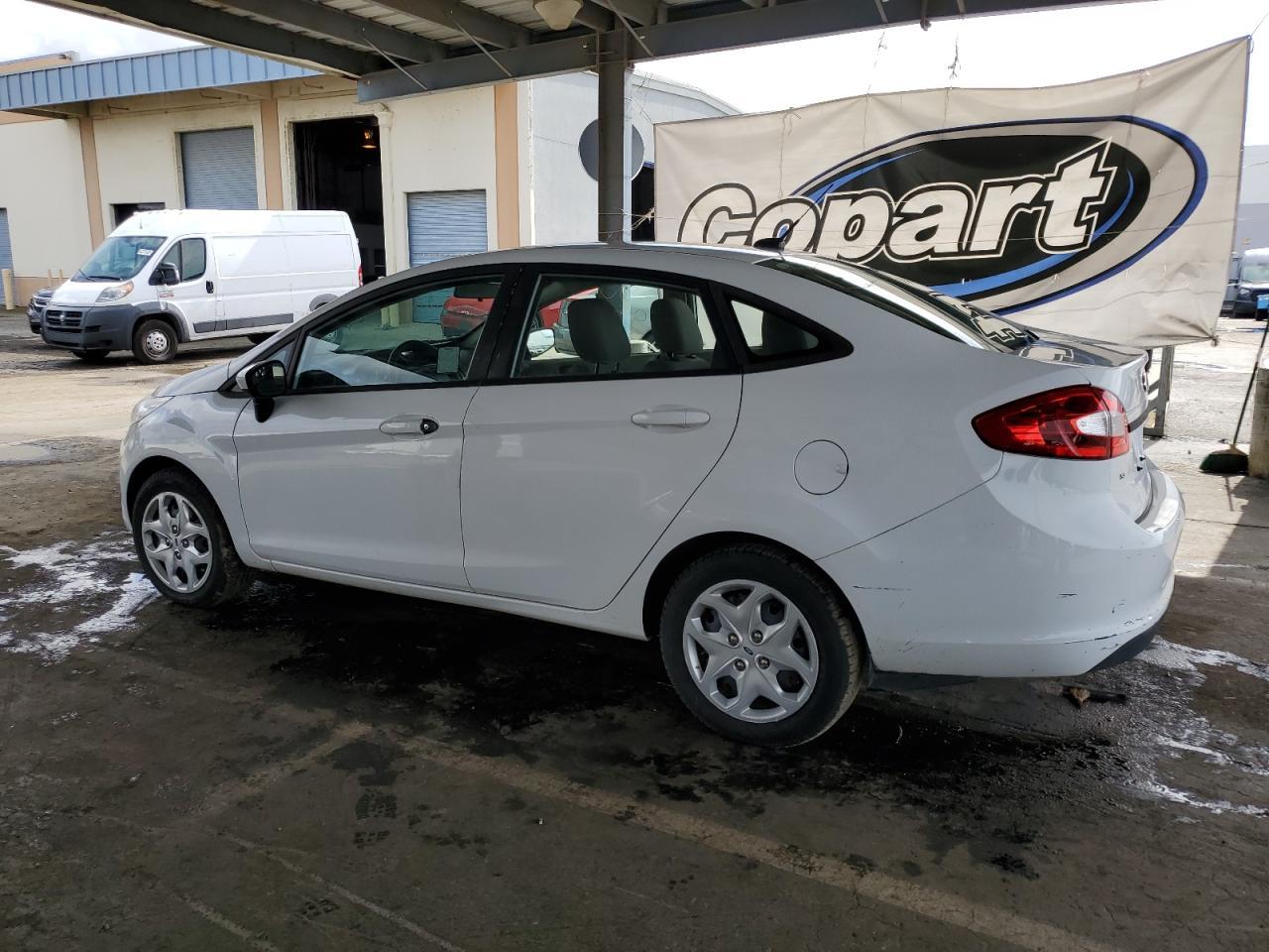 2012 Ford Fiesta Se - Фото 2