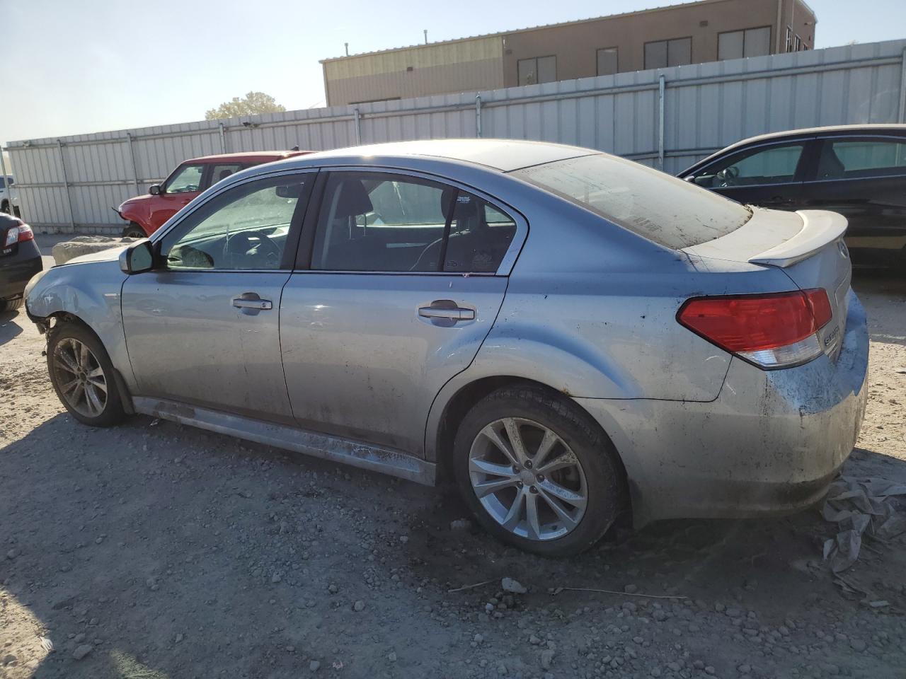 2013 Subaru Legacy 2.5I Premium - Фото 2