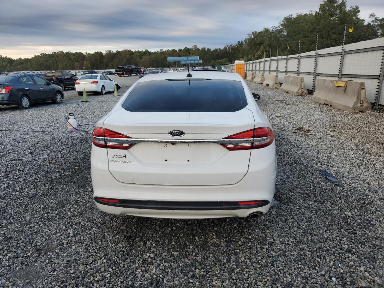 2017 Ford Fusion S - Фото 6