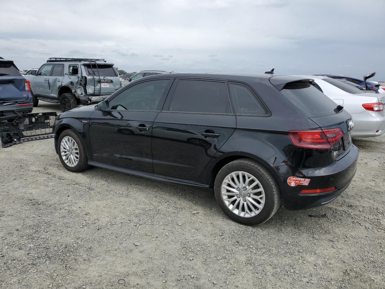 2016 Audi A3 E-Tron Premium Ultra - Фото 2