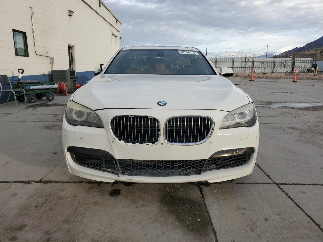 2012 BMW 750 Xi - Фото 5