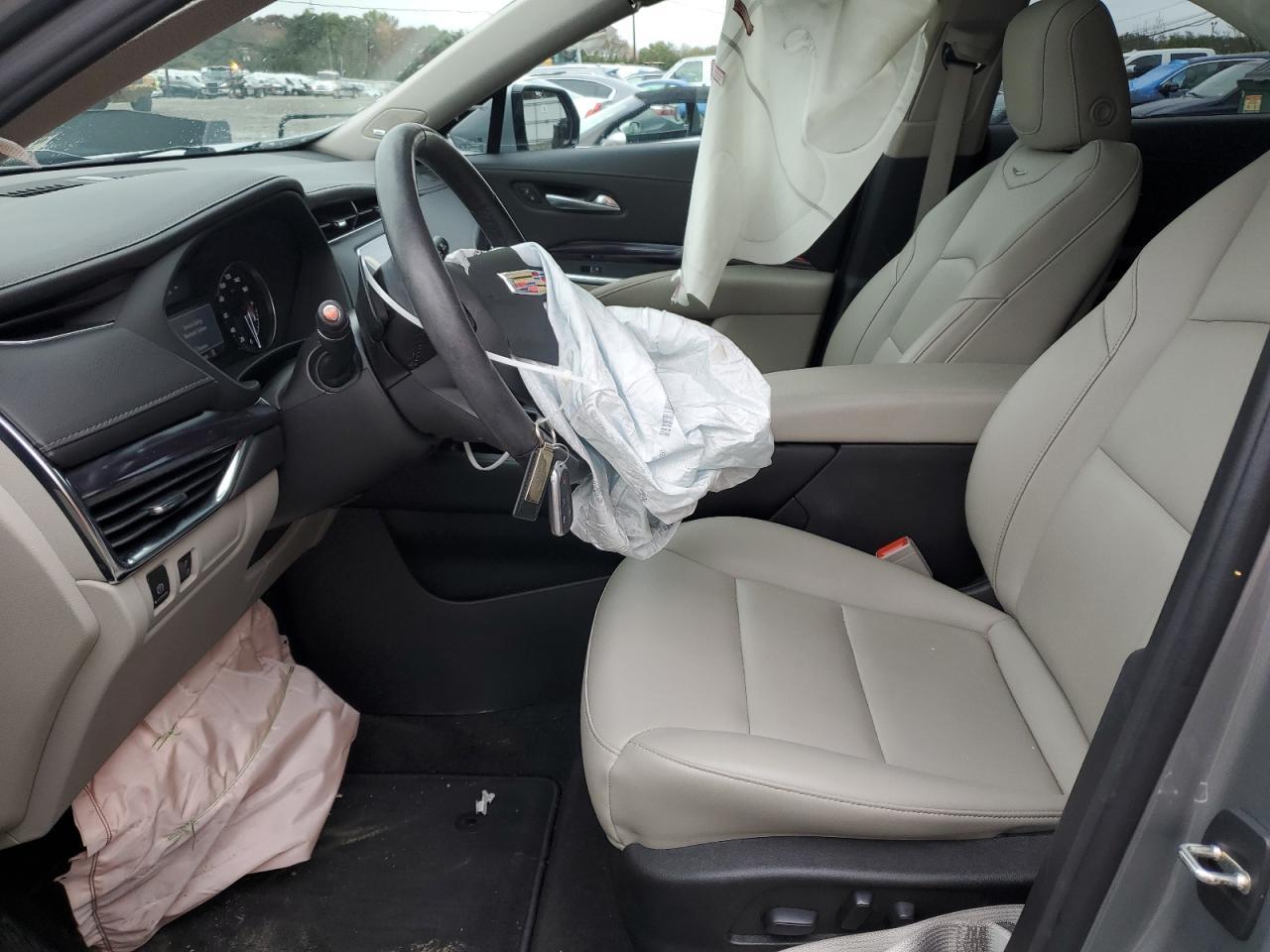 2023 Cadillac Xt4 Luxury - Image 7