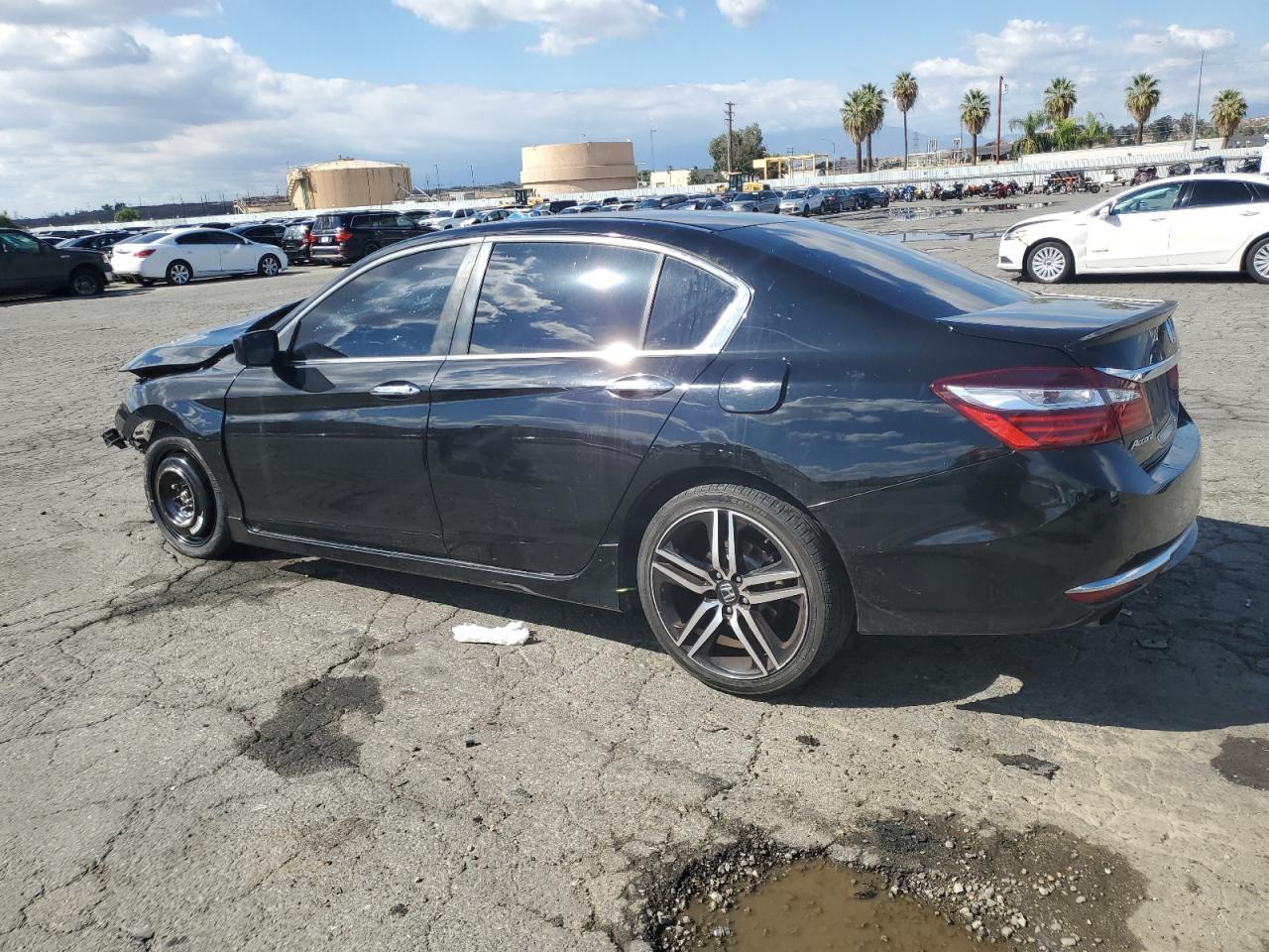 2017 Honda Accord Sport - Фото 2